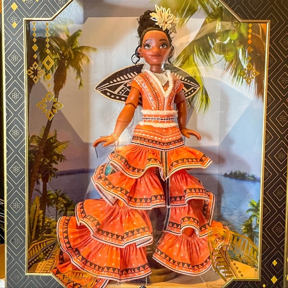 Moana limited edition doll  🧡⭐️ - Picture 2 of 3